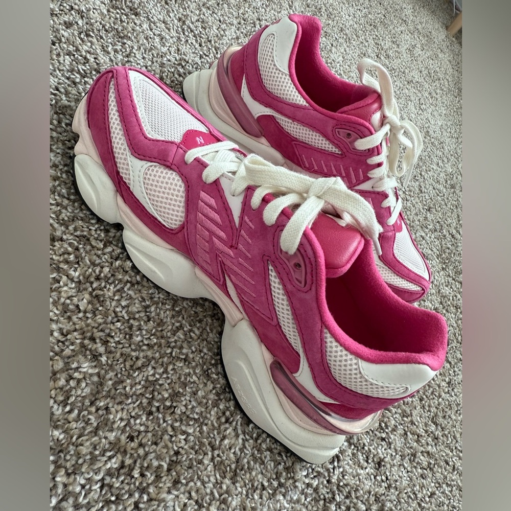 New Balance 9060 Sneakers Pink and White - Picture 5 of 8